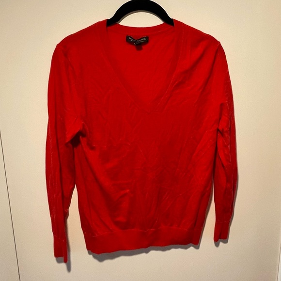 Banana Republic Wool V Neck Sweater in red - Picture 6 of 7